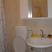 Apartmani i sobe Tanja Bujenović, privatni sme&scaron;taj u mestu Radovići, Crna Gora - trokrevetni apartman-kupatilo